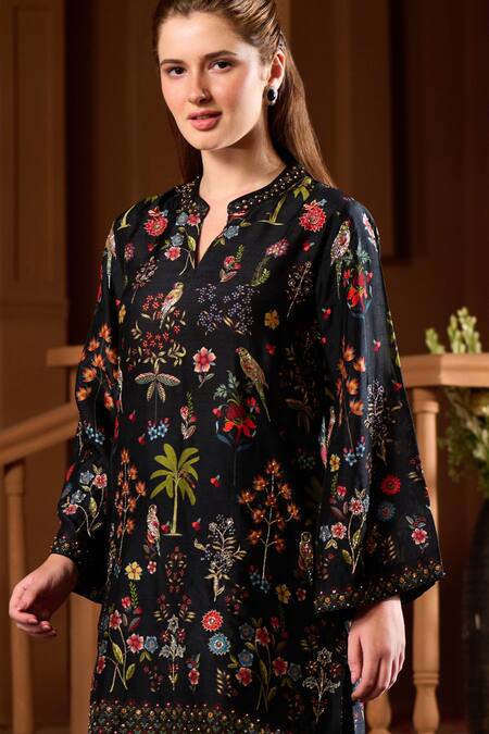 Buy_Taroob_Black Silk Embroidery, Stones Split V-neck Gulsitar Kurta And Pant Set 