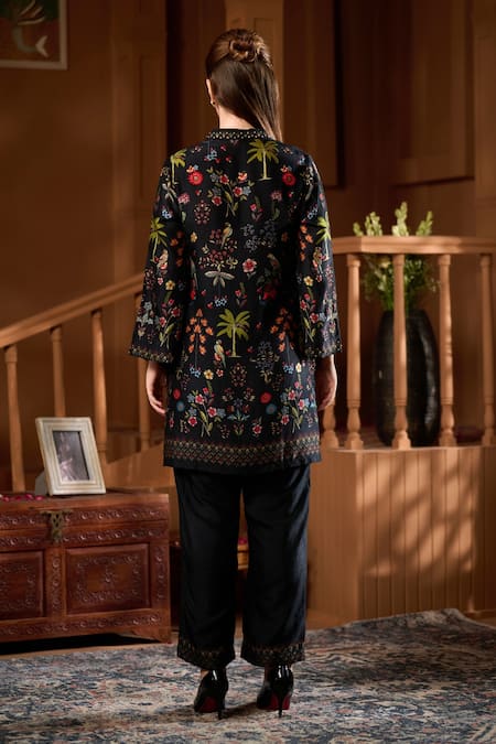 Taroob Gulsitar Embroidered Kurta & Pant Set 