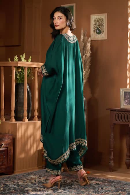 Taroob Hand Embellished Kurta & Pant Set 