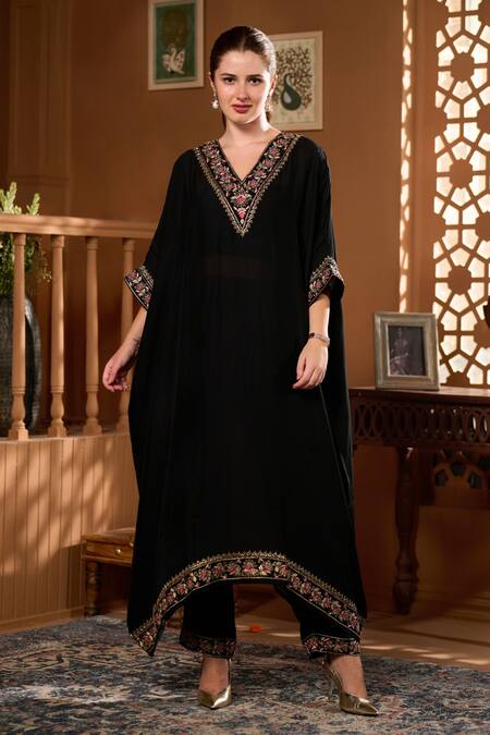 Taroob_Black Silk Organza Embroidery V-neck Hand Embellished Kurta And Pant Set _Online_at_Aza_Fashions