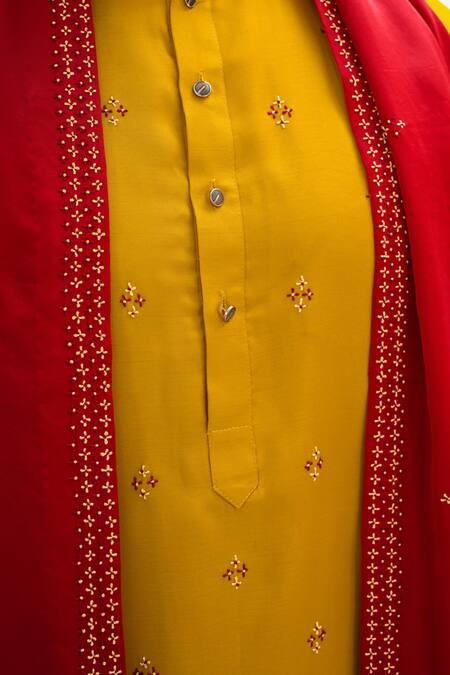 Kalpana Naik_Yellow Linen Embroidery Haldi Bloom Hand Kurta Set _at_Aza_Fashions