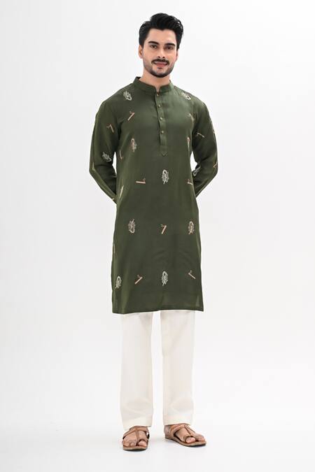 Kalpana Naik_Green Linen, Satin Embroidery Mor Pankh And Bansuri Hand Kurta Set _Online_at_Aza_Fashions