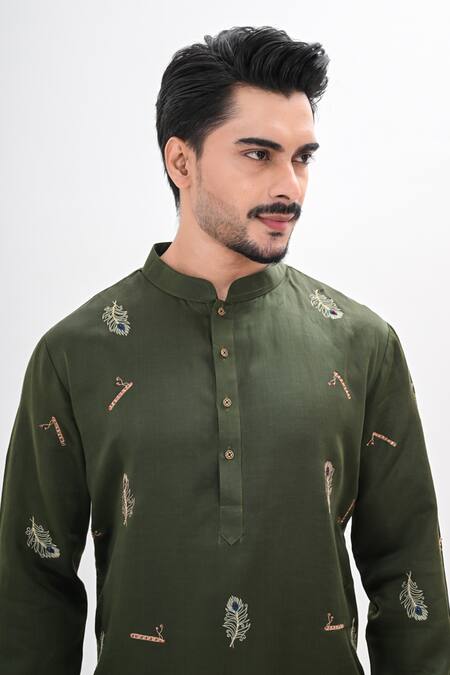 Kalpana Naik_Green Linen, Satin Embroidery Mor Pankh And Bansuri Hand Kurta Set _at_Aza_Fashions