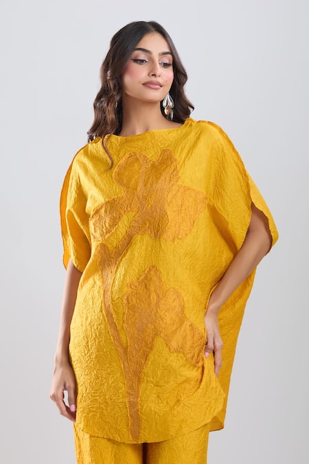 Divyam Mehta_Yellow Embroidery Boat Neck Floral Kurta And Pant Set _Online_at_Aza_Fashions