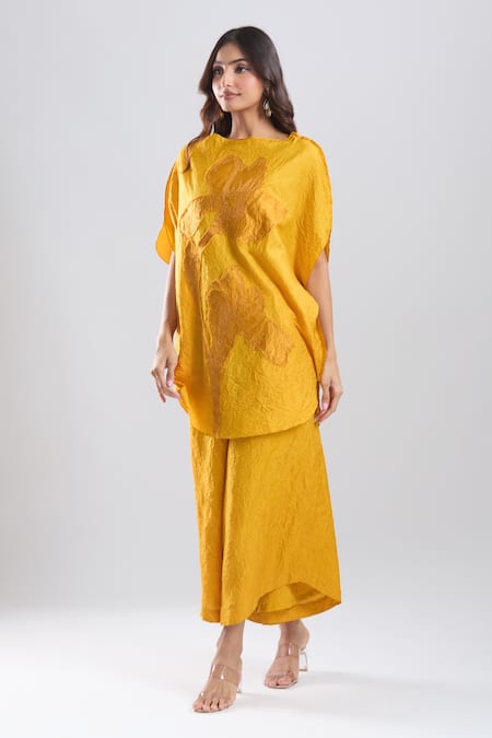 Buy_Divyam Mehta_Yellow Embroidery Boat Neck Floral Kurta And Pant Set _Online_at_Aza_Fashions