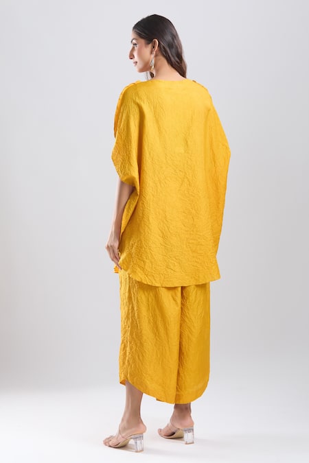 Divyam Mehta_Yellow Embroidery Boat Neck Floral Kurta And Pant Set _at_Aza_Fashions