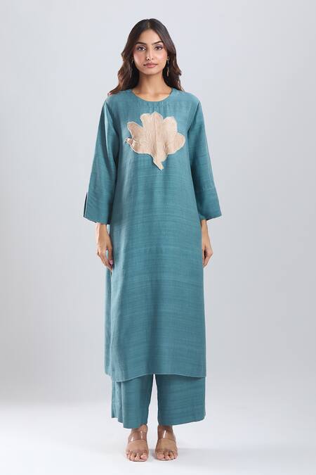 Divyam Mehta_Blue Patchwork, Embroidery Round Neck Thread Kurta And Pant Set _Online_at_Aza_Fashions