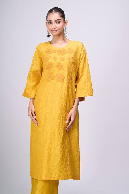 Buy_Divyam Mehta_Yellow Embroidery Round Neck Kurta And Pant Set _Online_at_Aza_Fashions