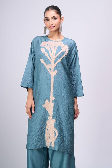Divyam Mehta_Blue Embroidery Round Neck Floral Kurta And Pant Set _at_Aza_Fashions