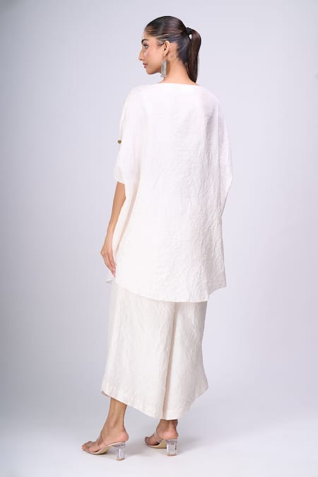 Divyam Mehta Flower Embroidered Kurta & Pant Set 