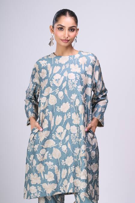 Divyam Mehta_Blue Round Neck Flower Print Kurta With Pant _at_Aza_Fashions