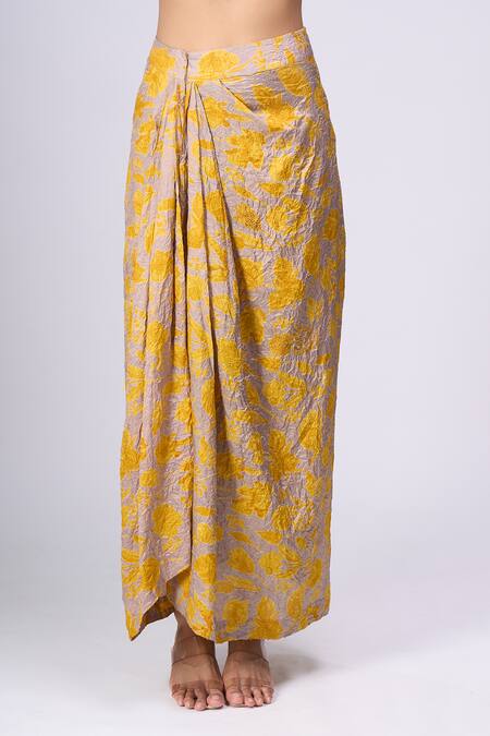 Divyam Mehta_Beige Collared Floral Print Kurta With Skirt _at_Aza_Fashions