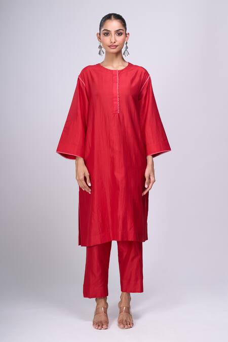 Divyam Mehta_Red Organza Cut Work Round Neck Valentine Kurta Set _Online_at_Aza_Fashions