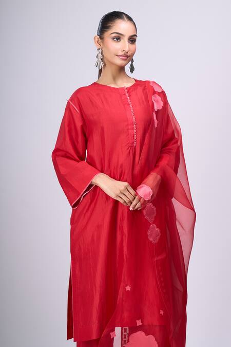 Divyam Mehta_Red Organza Cut Work Round Neck Valentine Kurta Set _at_Aza_Fashions