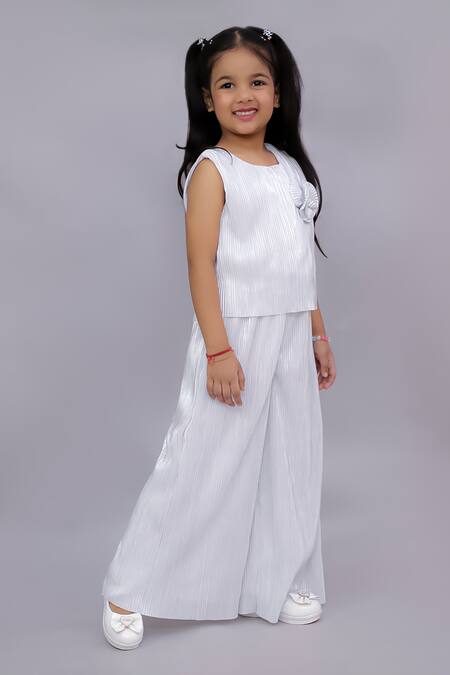 Lil Drama White Polyester Fabric Flowers Glam Up 3d Floral Top And Pant Set Online at Aza Fashions Lil Drama_White Polyester Fabric Flowers Glam Up 3d Floral Top And Pant Set _Online_at_Aza_Fashions