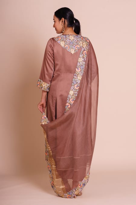 Brij Avani Cocoa Embroidered Kurta Set 