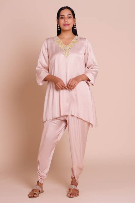 Brij Hoor Onion Pink Embroidered Kurta & Dhoti Pant Set 