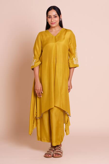 Shop_Brij_Green Muslin, Silk Embroidery V-neck Kaira Kurta Set _Online_at_Aza_Fashions