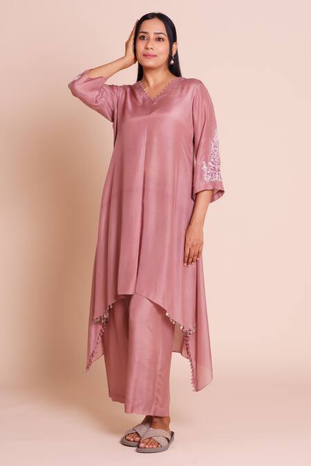 Shop_Brij_Lavender Muslin, Silk Embroidery V-neck Amaira Kurta Set _Online_at_Aza_Fashions
