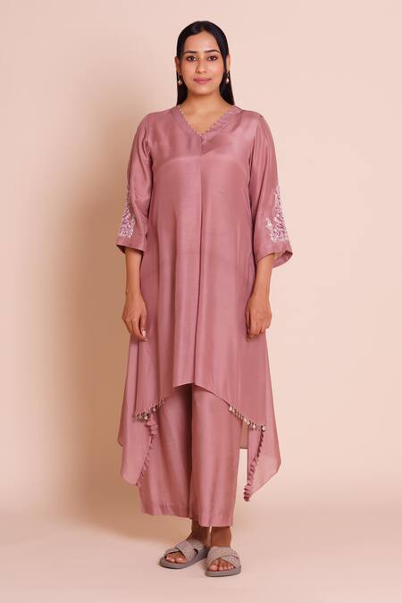 Brij_Lavender Muslin, Silk Embroidery V-neck Amaira Kurta Set _at_Aza_Fashions