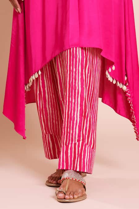 Shop_Brij_Fuchsia Modal, Satin, Silk Embroidery, Zari V-neck Alaya Pink Kurta Set _Online_at_Aza_Fashions