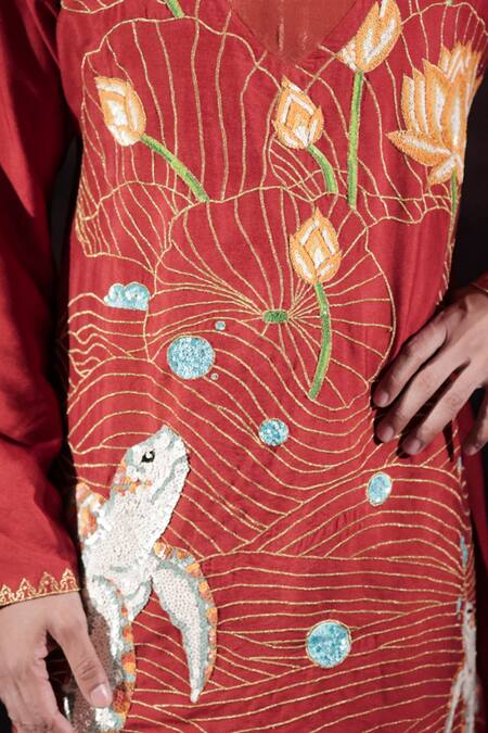 Shop_Jubinav Chadha_Orange Cotton, Silk, Tissue Embroidery, Zari Turtle And Lotus Kurta Set 