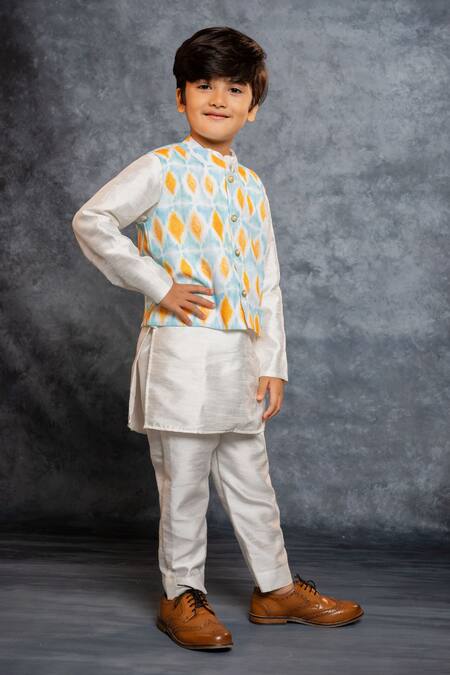 JILMIL DREAMWEAR_Multi Color Silk Digital Printed Bundi Kurta Set _at_Aza_Fashions