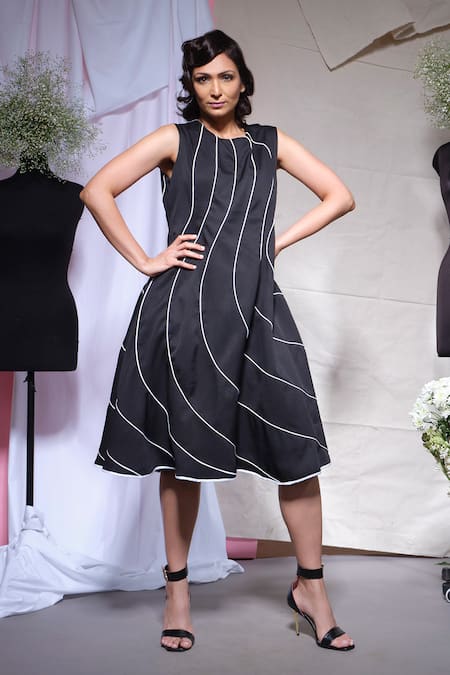 Echke Pipe Embellished Dress 