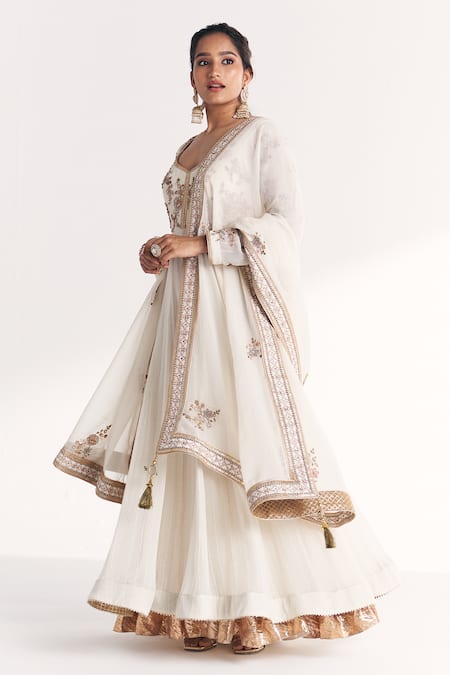 Shop Studio Bagechaa Ivory Georgette, Organza, Silk Embroidery, Kaushiki Anarkali With Dupatta Online at Aza Fashions Shop_Studio Bagechaa_Ivory Georgette, Organza, Silk Embroidery, Kaushiki Anarkali With Dupatta _Online_at_Aza_Fashions