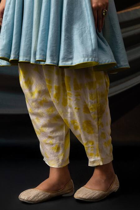 Svastih_Green Chanderi Silk Applique, Nargis Ombre Floral Anarkali And Tie Dye Salwar _at_Aza_Fashions