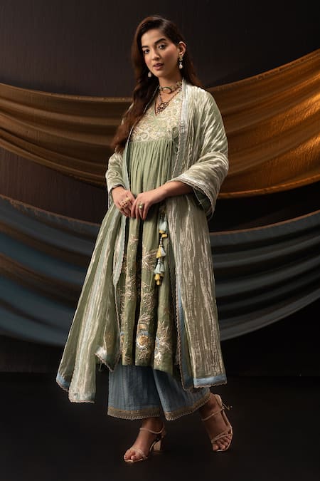 Svastih Afreen 3D Floral Applique Embroidered Kurta & Pant 