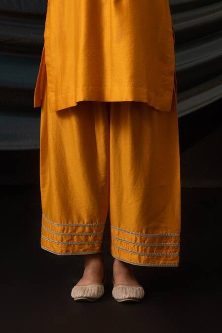 Svastih_Orange Silk, Silk, Zeenat 3d Floral Kurta With Farshi Salwar _Online_at_Aza_Fashions