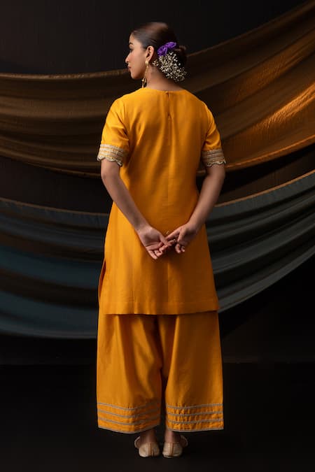 Svastih Zeenat 3D Floral Applique Kurta With Farshi Salwar 