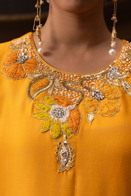 Buy_Svastih_Orange Silk, Silk, Zeenat 3d Floral Kurta With Farshi Salwar _Online_at_Aza_Fashions