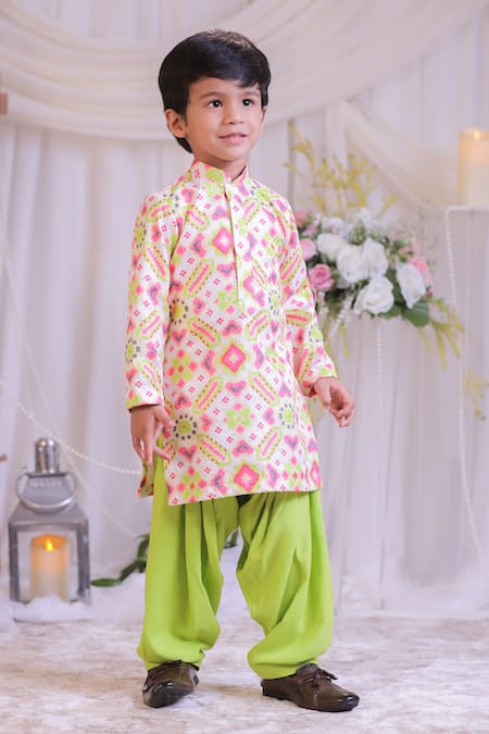 Lil Angels_White Silk, Cotton Embroidery Ikat Pattern Kurta Set _Online_at_Aza_Fashions