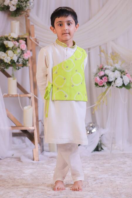 Shop_Lil Angels_Green Silk, Cotton Embroidery Bandhej Pattern Kurta Set _Online_at_Aza_Fashions