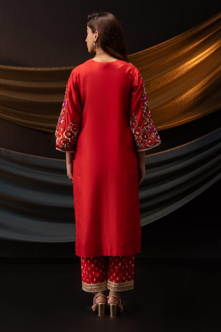 Svastih Ruhani 3D Floral Applique Work Kurta & Pant Set 