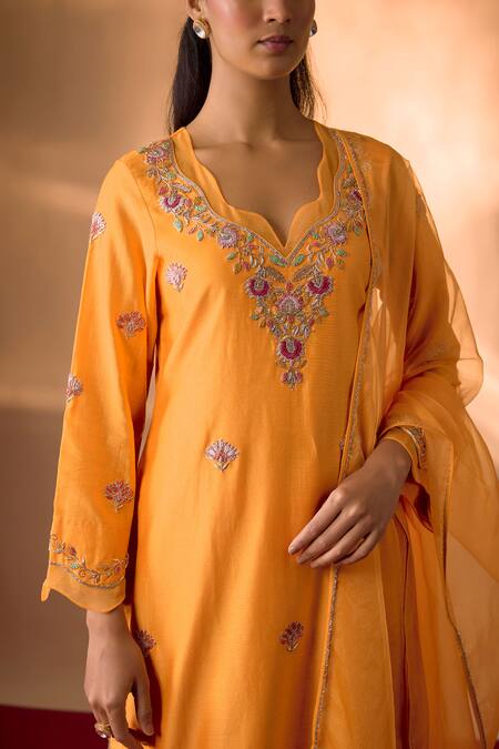 The Aarya Yellow Chanderi, Organza Embroidery, Zari V-neck Zardozi And Floral Kurta Set Online at Aza Fashions The Aarya_Yellow Chanderi, Organza Embroidery, Zari V-neck Zardozi And Floral Kurta Set _Online_at_Aza_Fashions