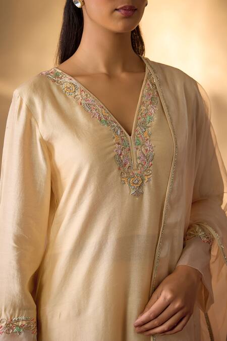 Shop_The Aarya_Beige Chanderi, Organza Embroidery V-neck Zardozi Kurta Set _Online_at_Aza_Fashions