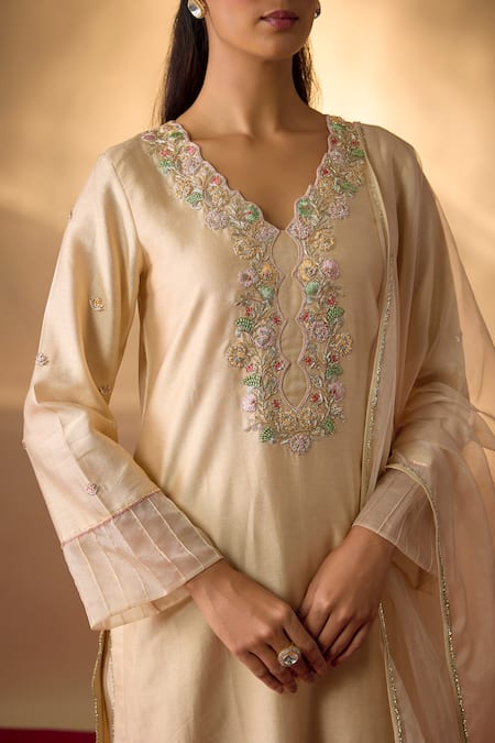 Shop_The Aarya_Beige Chanderi, Organza Embroidery V-neck Zardozi Kurta Set _Online_at_Aza_Fashions