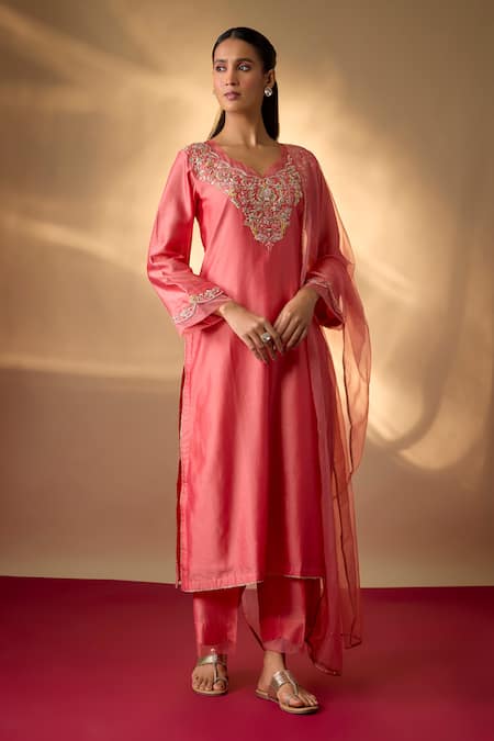The Aarya Chanderi Zardozi Embroidered Kurta Set 