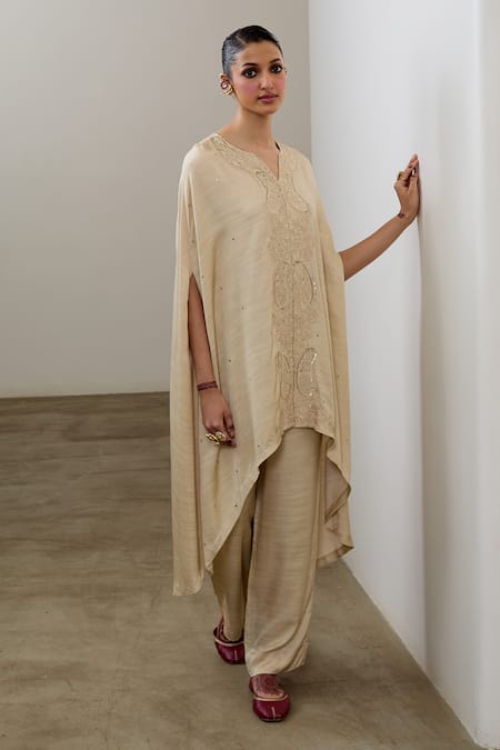 Sheela Suthar Ek Taar & Badla Embroidered Cape & Pant Set 