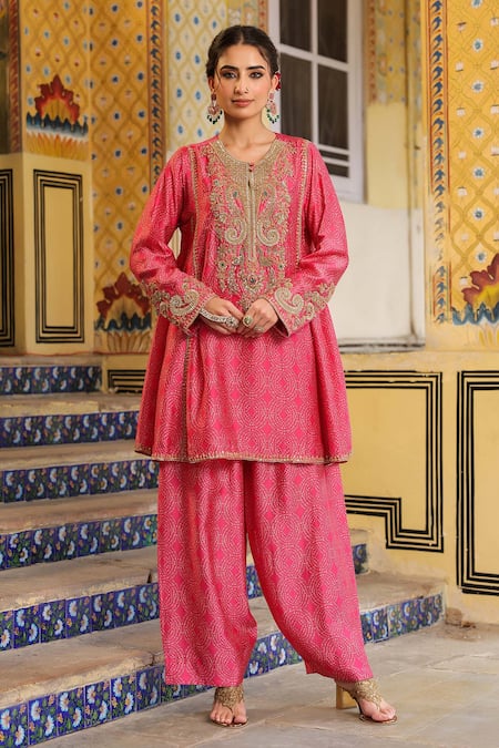 Label Niti Bothra_Pink Embroidery, Zari, Stones Mandarin Collar, Printed Pheran Short Kurta Set _at_Aza_Fashions
