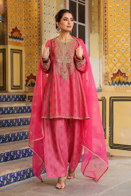 Shop Label Niti Bothra Pink Embroidery, Zari, Stones Mandarin Collar, Printed Pheran Short Kurta Set Shop_Label Niti Bothra_Pink Embroidery, Zari, Stones Mandarin Collar, Printed Pheran Short Kurta Set