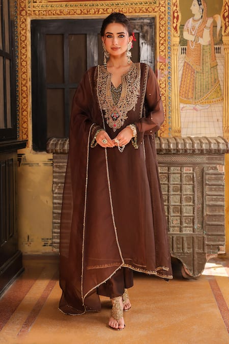 Label Niti Bothra Pakhi Yoke Pheran Long Kurta Set 