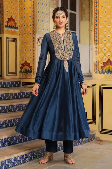 Buy_Label Niti Bothra_Blue Chanderi Silk, Organza Embroidery, Zari, Tassels Split V-neck Anarkali Set 