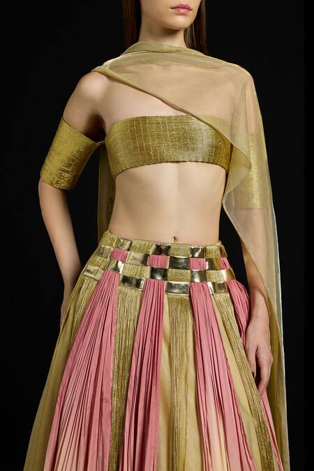 Akhl_Gold Tulle, Polyamide, Chiffon Metallic Thread, Interwoven Gradient Skirt Set _Online_at_Aza_Fashions