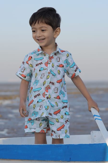 Funny Bones Clothings Checks & Skates Print Shirt With Shorts 