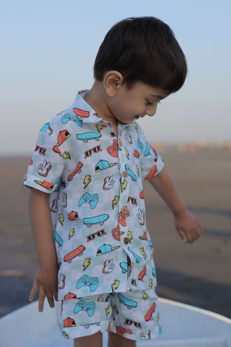 Funny Bones Clothings Checks & Skates Print Shirt With Shorts 
