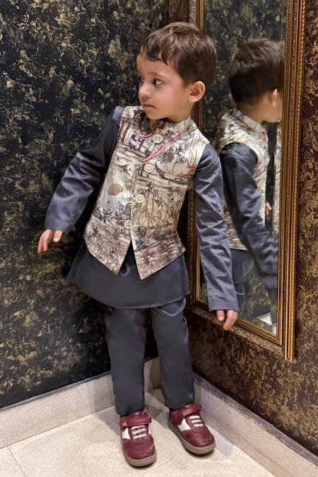 Funny Bones Clothings The Bagh E Khaas Print Bundi Set 